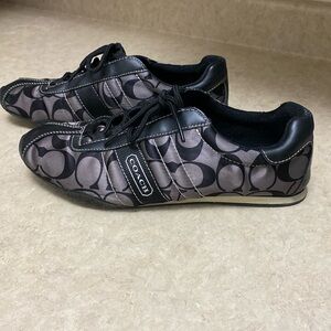 Coach Kirby Sneaker in Size 8.5. Mixed leather and fabric